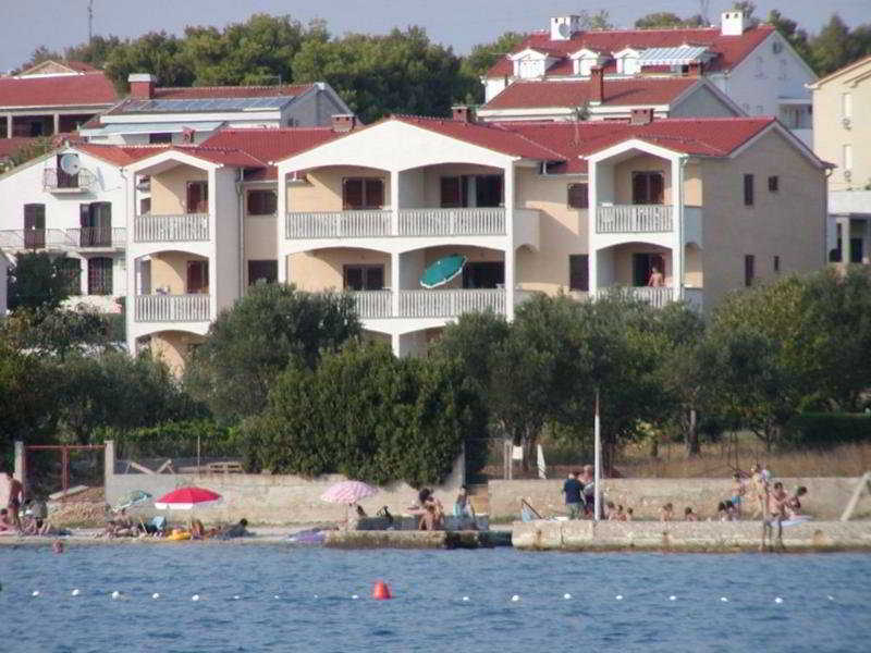 Adria Apartments Биоград на Мору Екстериор снимка