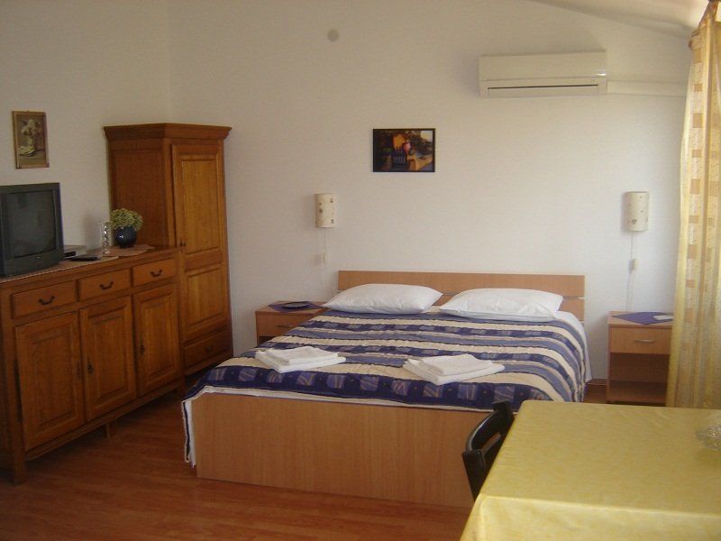 Adria Apartments Биоград на Мору Екстериор снимка